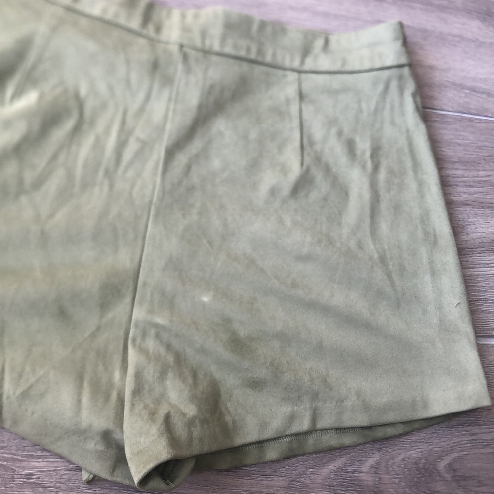 Green suede skort - Picture 3 of 3